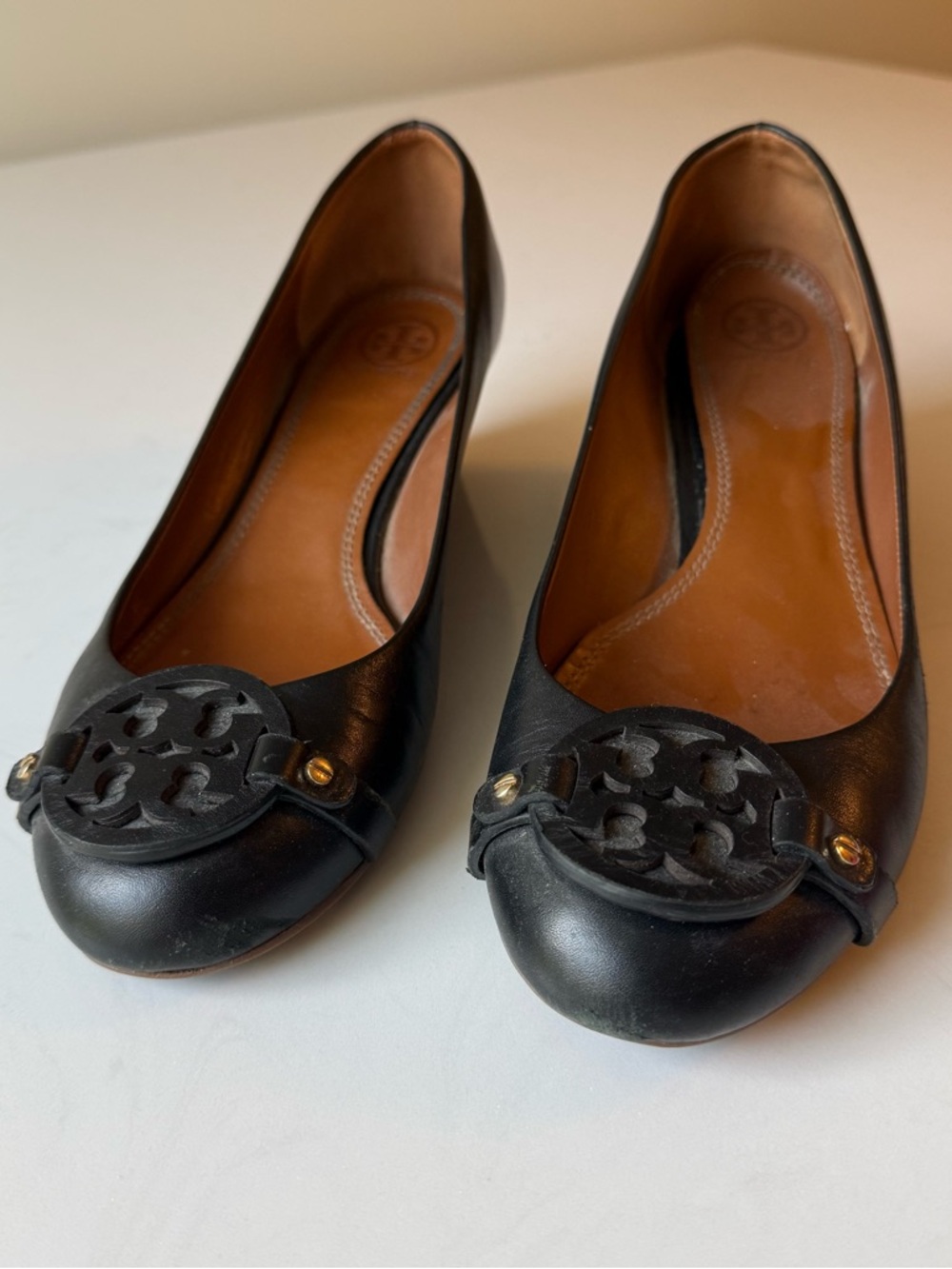 Tory Burch Black Leather Logo-Accent Wedges